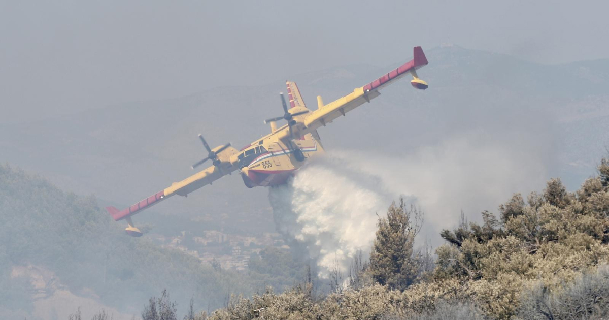 Gorjelo na Jadranu. Tri požara ugašena u Istri, jedan lokaliziran u Dalmaciji