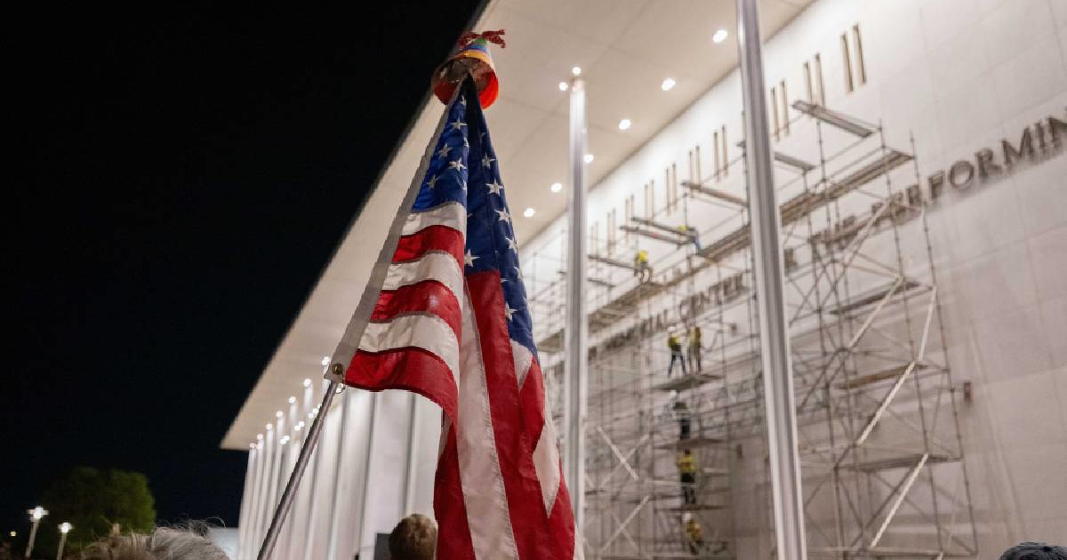 Trump prijeti rušenjem Kennedyjeva centra ako njegovo ime ne bude na zgradi