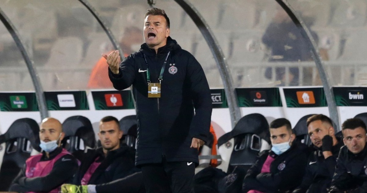 Partizan četvrti put zove istog trenera. Čudi se i on: "Čudno mi je da sjedim ovdje"