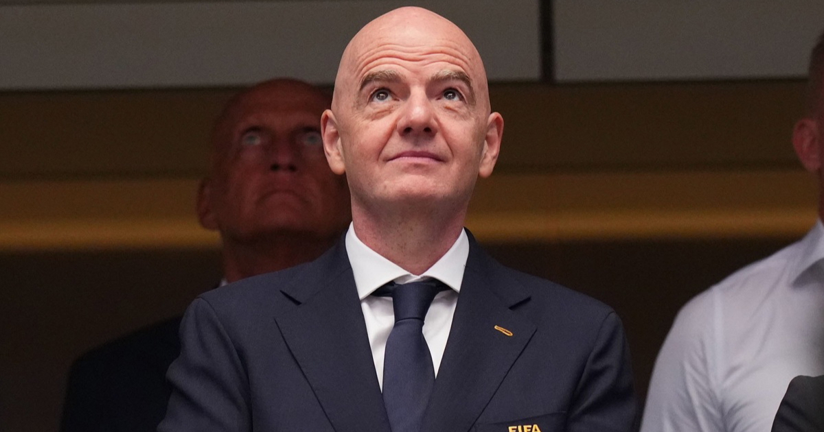 Infantino se ispričao, ali ostaje na čelu FIFA-e unatoč kritikama