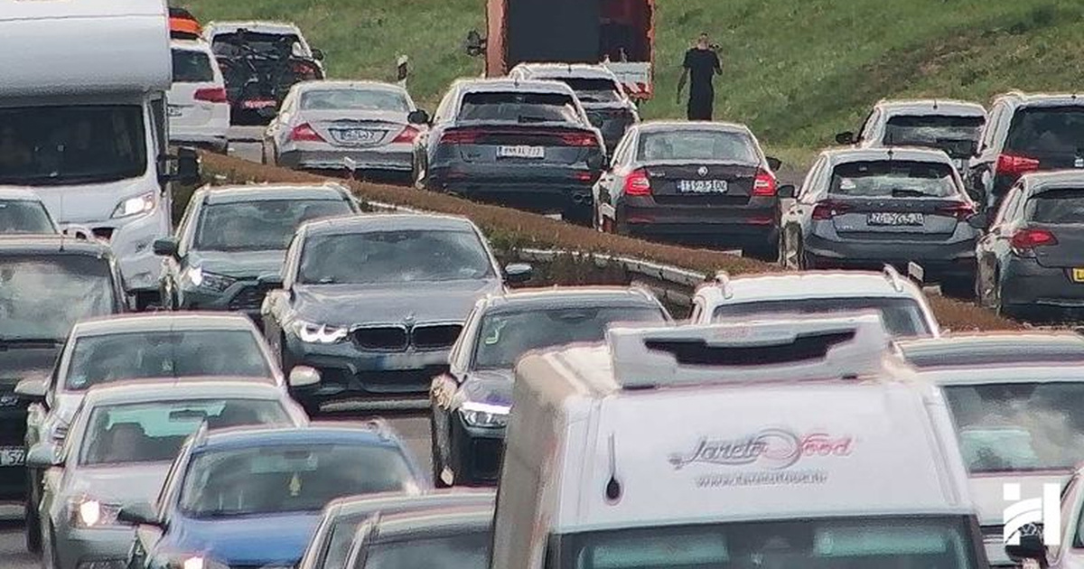 Ogromne gužve prema moru. Problemi kod Sv. Roka, na Bajakovu kolona 9 km