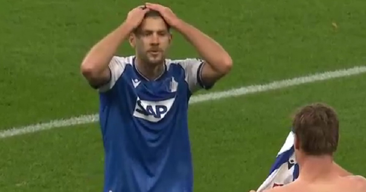 Kramarić u šoku zbog nevjerojatnog poteza suigrača. Pogledajte bizarnu situaciju