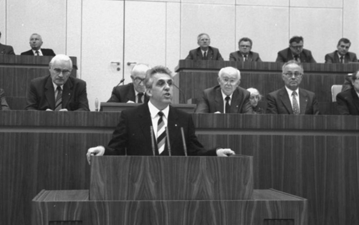 Bio je zadnji lider Istočne Njemačke, žestoko je brani i danas