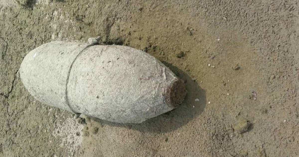 FOTO U rekordno niskoj Dravi nađena avionska bomba iz Drugog svjetskog rata