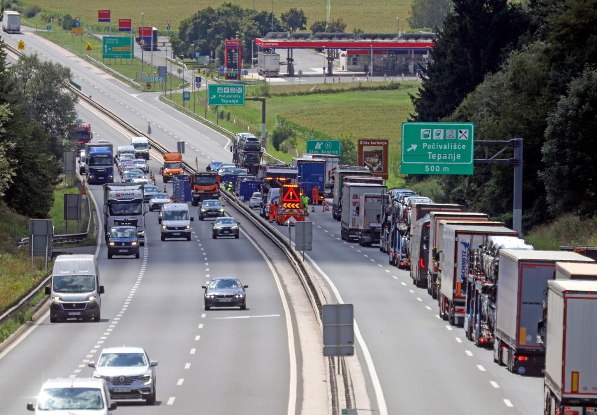Slovenija uvodi novi model kontrole brzine. Mjerit će prosječnu brzinu na autocesti