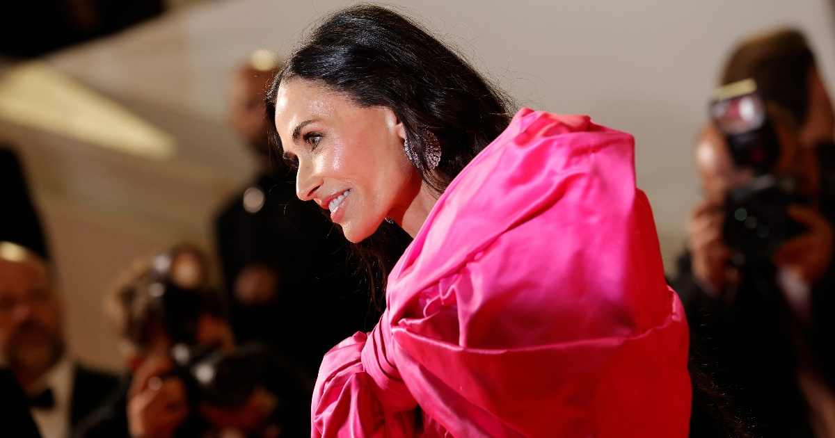 Demi Moore ukrala svu pažnju u Cannesu, pojavila se u golemoj ružičastoj haljini