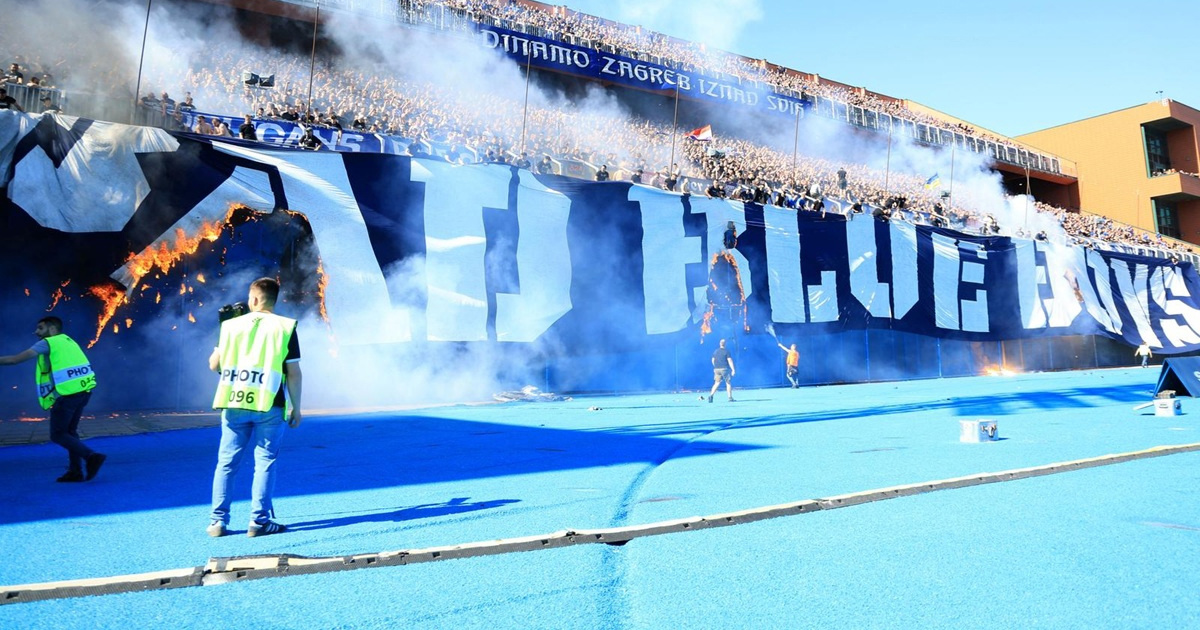 Marca: Potpuno balkansko ludilo. Torcida zapalila svoj glavni transparent