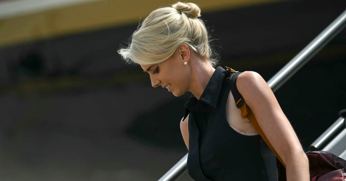 Novi detalji o Trumpovoj pomoćnici: Ušla u prtljažnik SUV-a kako bi bila uz njega