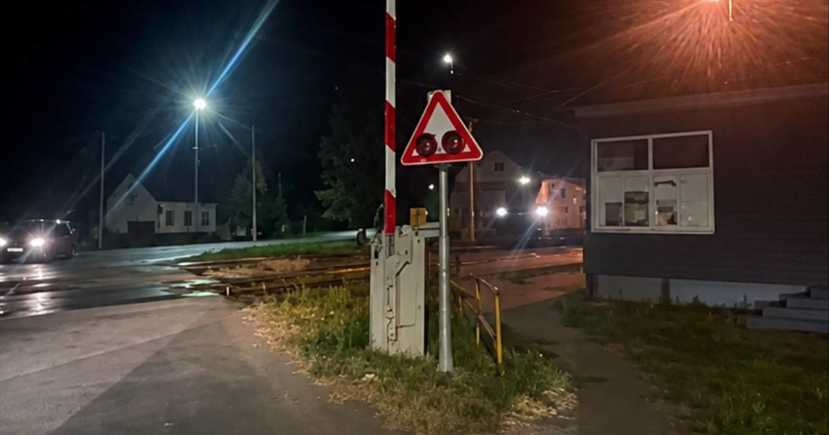 VIDEO Rampa se digla dok je vlak dolazio. "Mahali smo drugim vozačima"