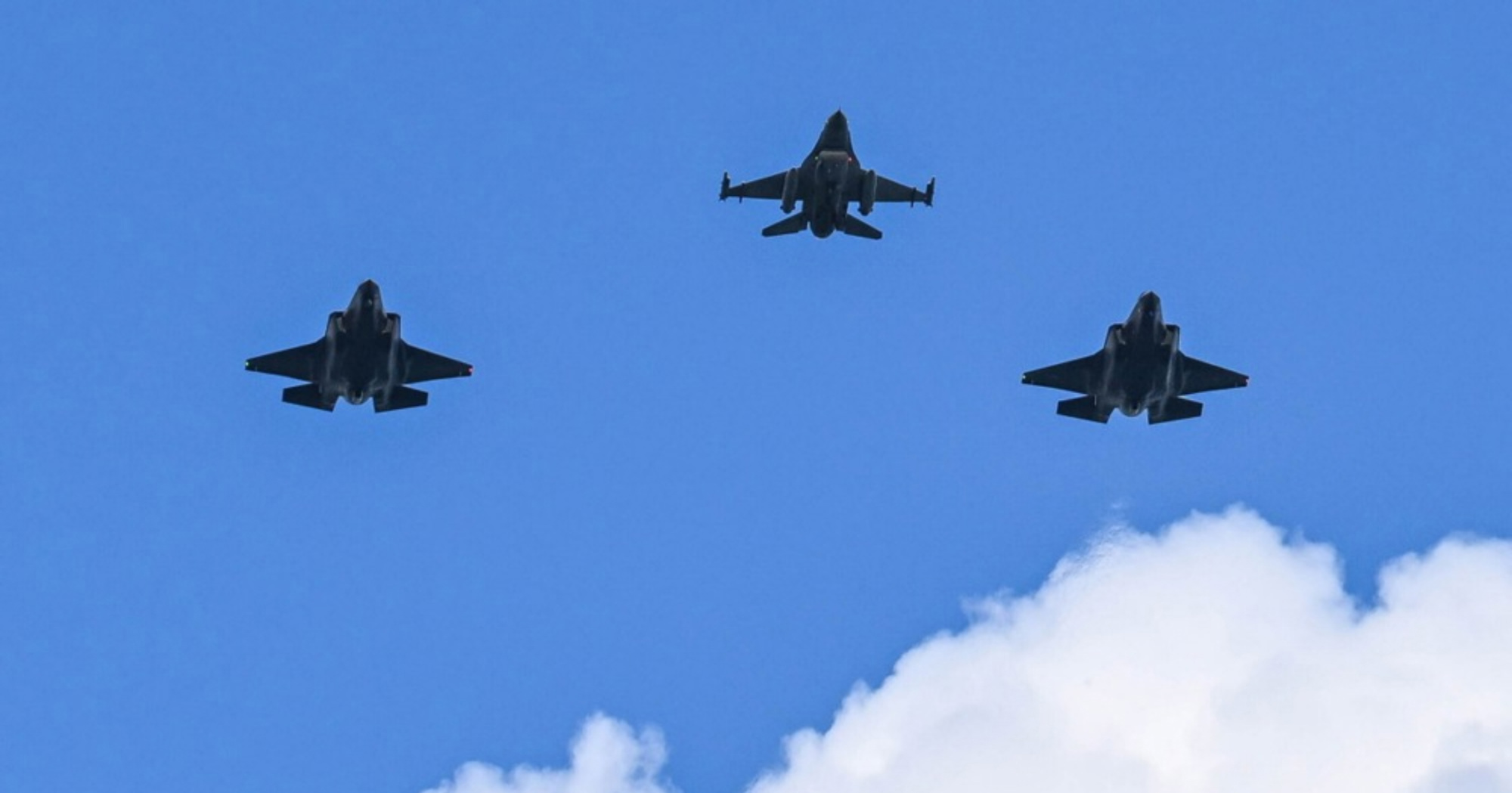 Amerika šalje dodatne borbene avione na Bliski istok