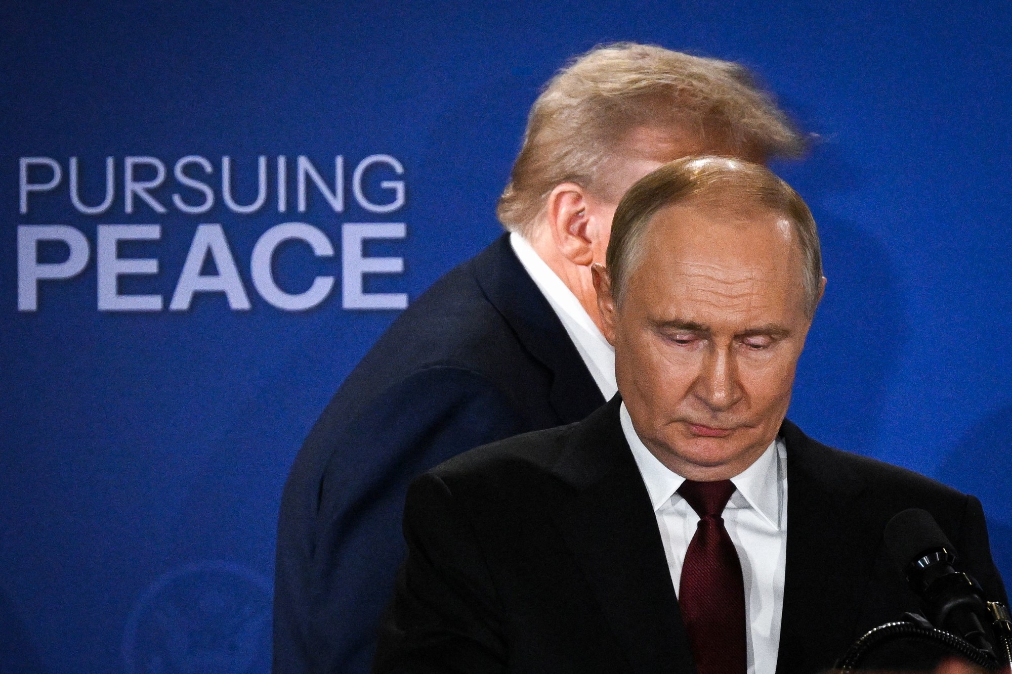 Trump rekao Putinu da želi brz kraj rata u Ukrajini i obnovu odnosa SAD-a i Rusije