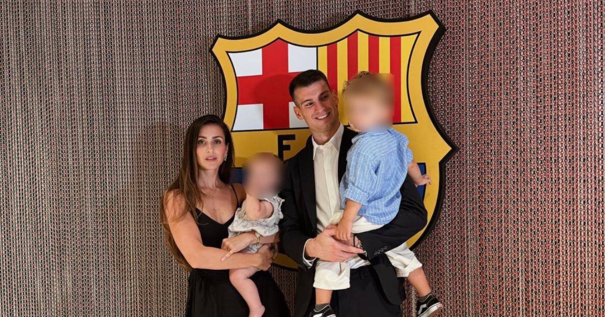 Livaković potpis za Barcu proslavio sa suprugom Helenom i djecom