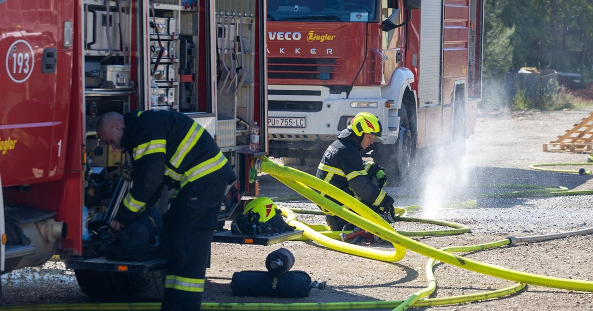 Izbio požar u obiteljskoj kući kod Križevaca, unutra bila 66-godišnjakinja