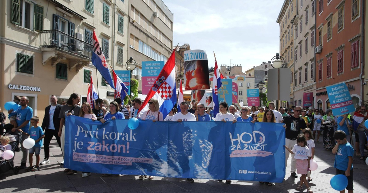 U Rijeci održan Hod za život. "Prvi korak je zakon"