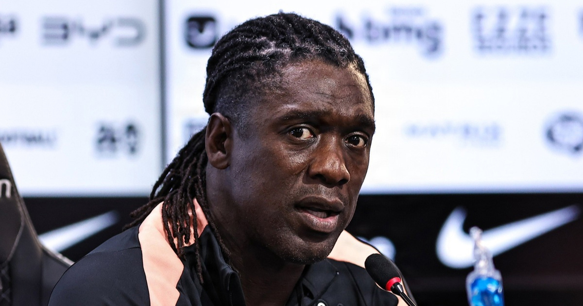 Seedorf: Mi pričamo o nogometu, a u tijeku je genocid