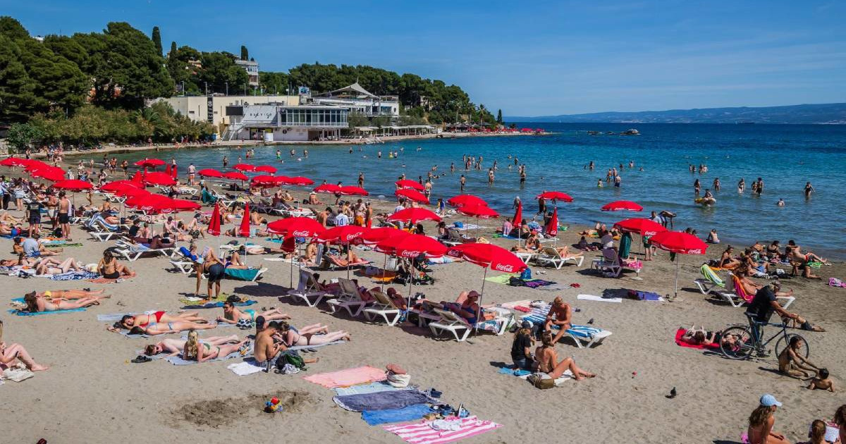 FOTO Splićani i turisti preplavili Bačvice