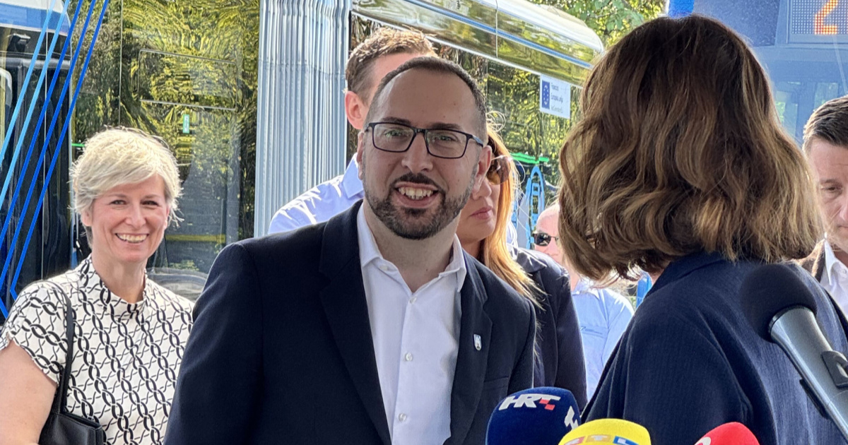UŽIVO Tomašević predstavlja novu flotu električnih buseva ZET-a