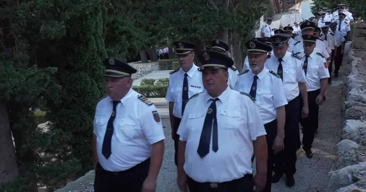 Pokopana druga žrtva požara u Omišu. "Uvijek je bio pri ruci, naš Drago"