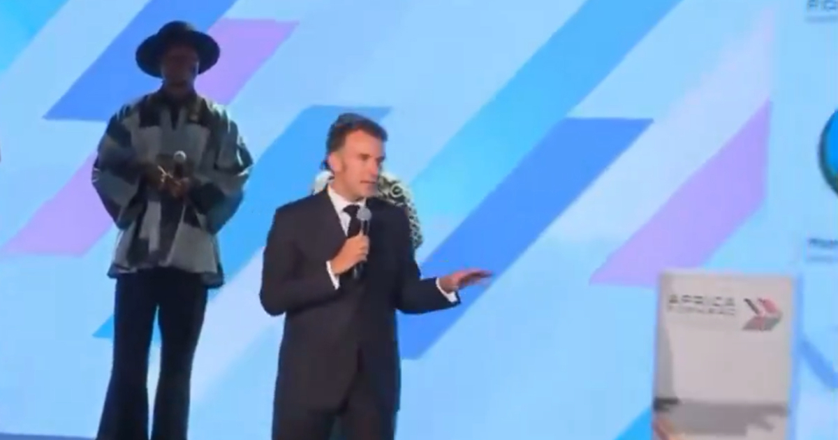 VIDEO Macron se popeo na pozornicu i ukorio ljude u publici zbog buke