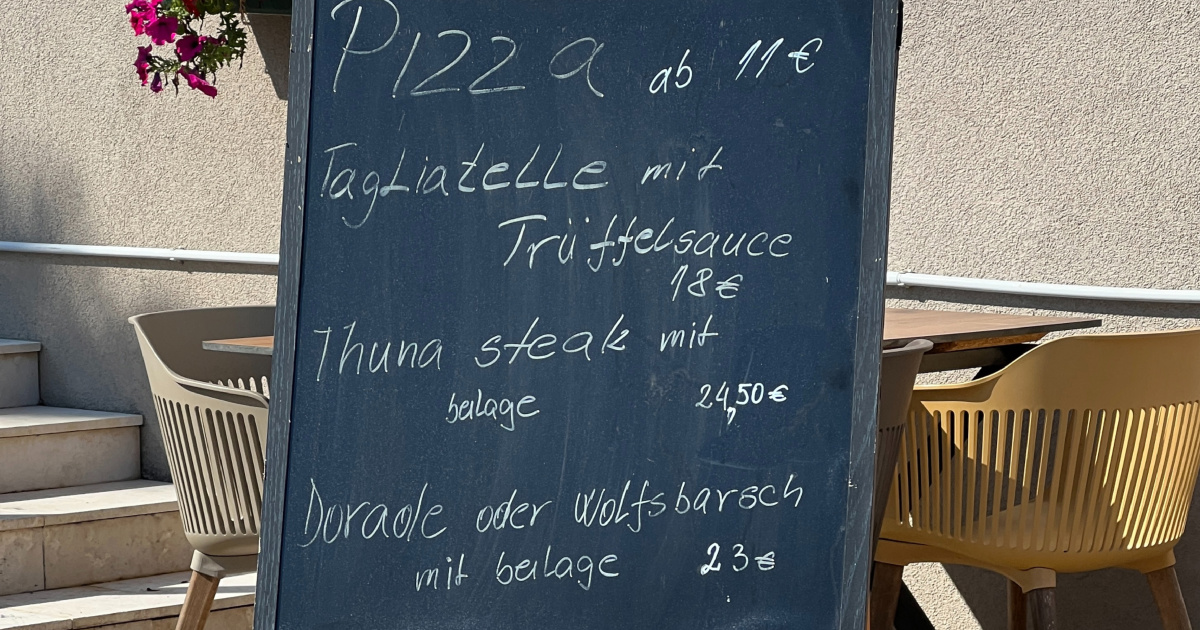 Restorani u Njivicama na Krku bili su krcati. Provjerila sam cijene