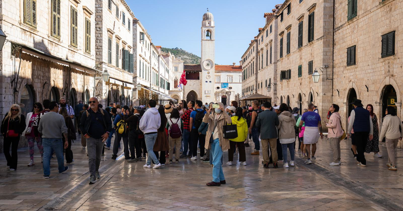 FOTO Kraj je listopada, a Dubrovnik je i dalje pun turista