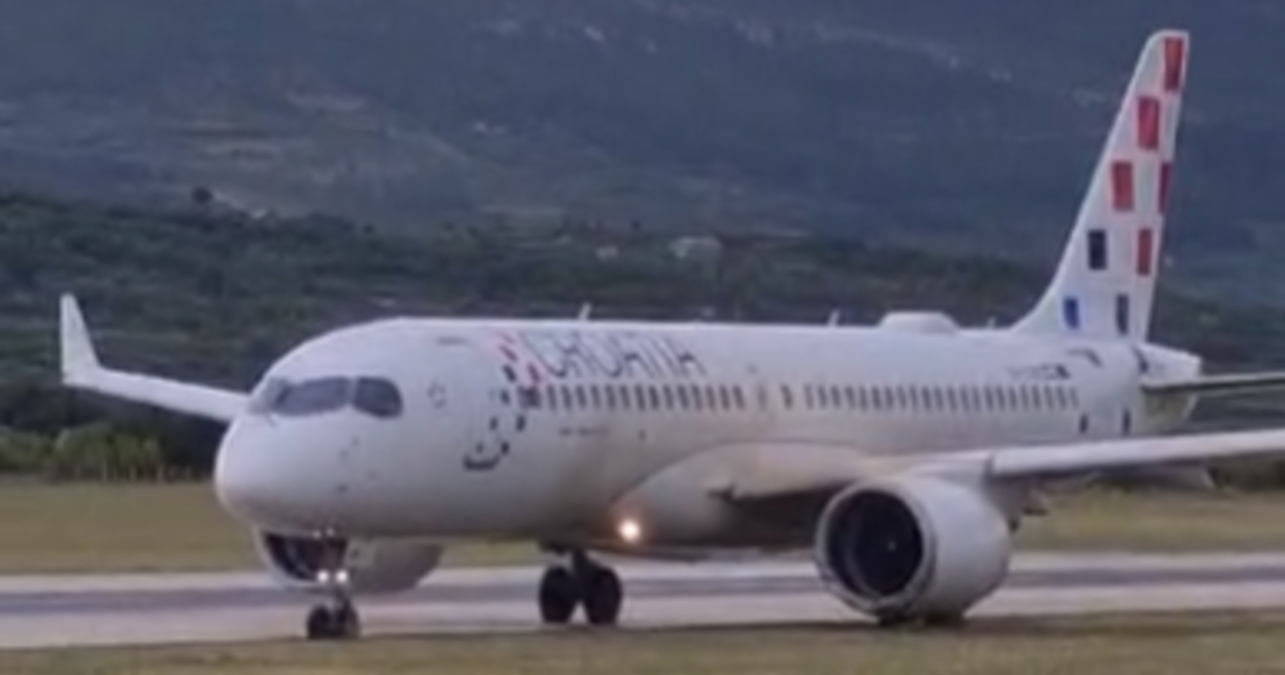 VIDEO I FOTO Incident u Zračnoj luci Split. Avion Croatia Airlinesa izletio s piste