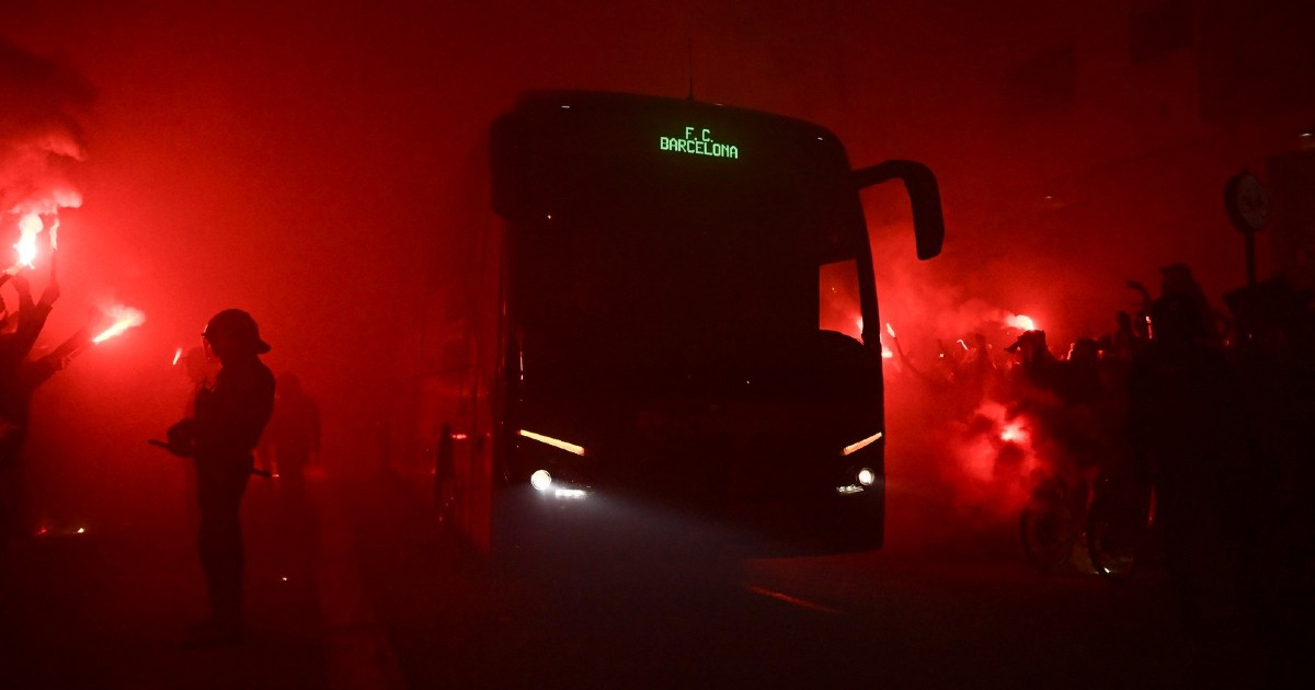 VIDEO Navijači Barcelone zamijenili Barcin bus za Realov i gađali ga kamenjem