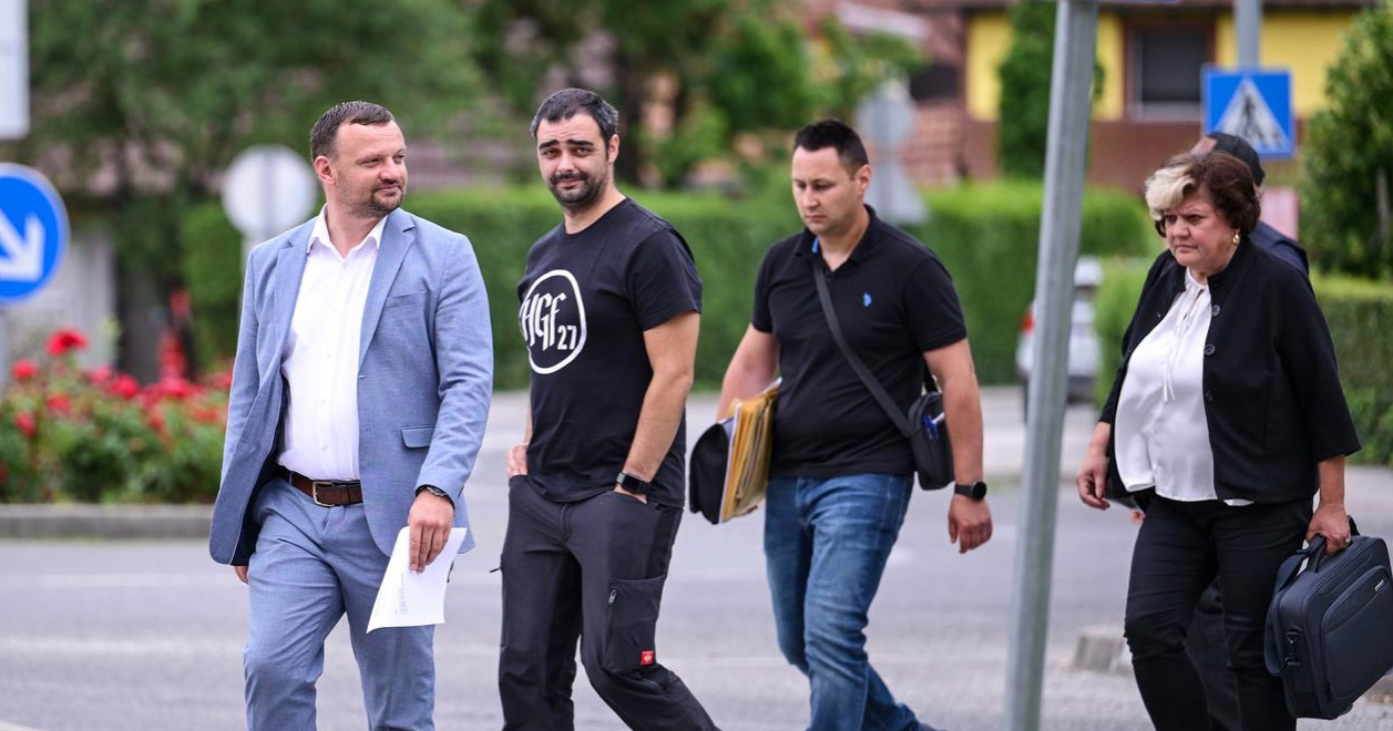 Šimunić: Jedan dan zemeju mobitele, drugi ih vraćaju. Farsa