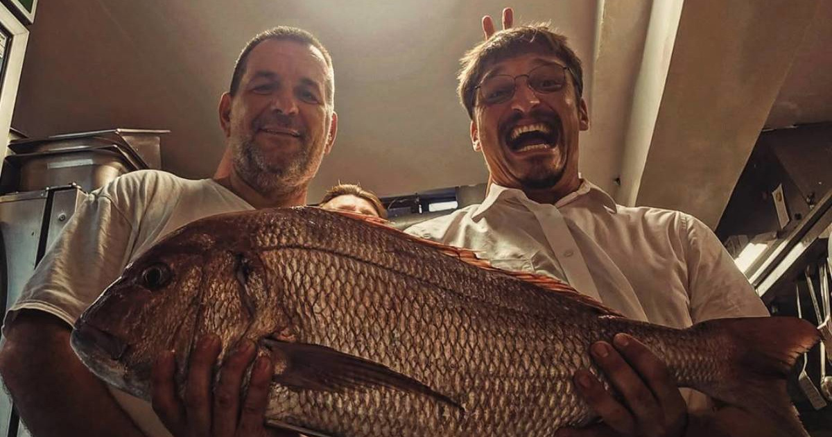 Glumac Antonio Agostini novu karijeru našao na Hvaru, u ugostiteljstvu?