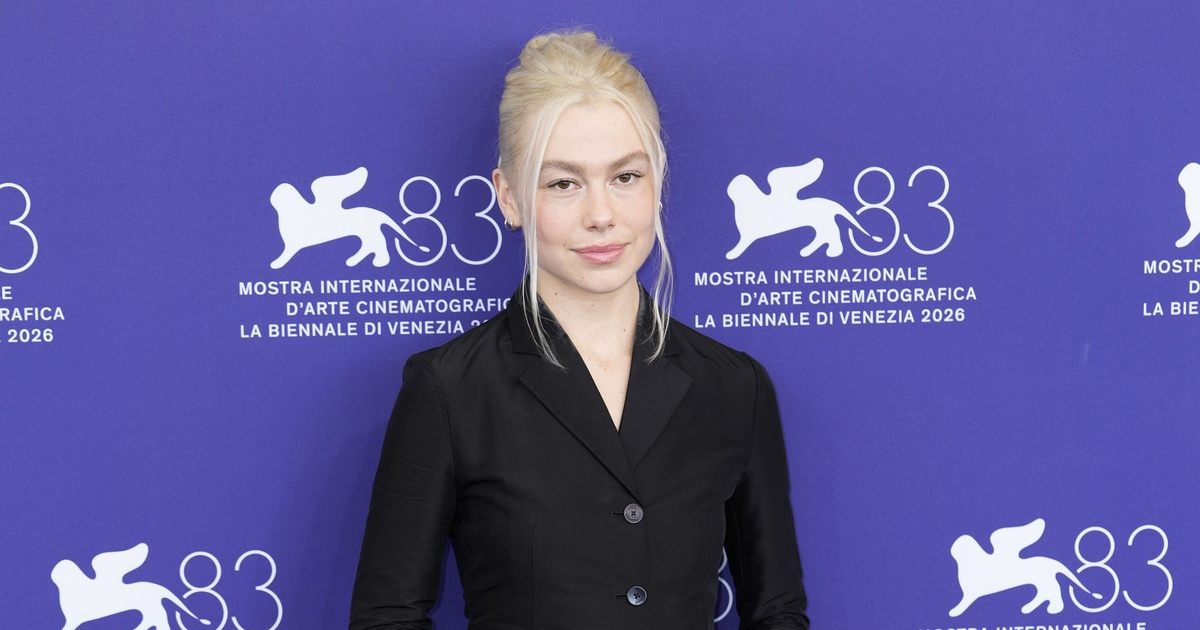 Phoebe Bridgers u Veneciji pokazala neobrijane noge dok je promovirala novi film