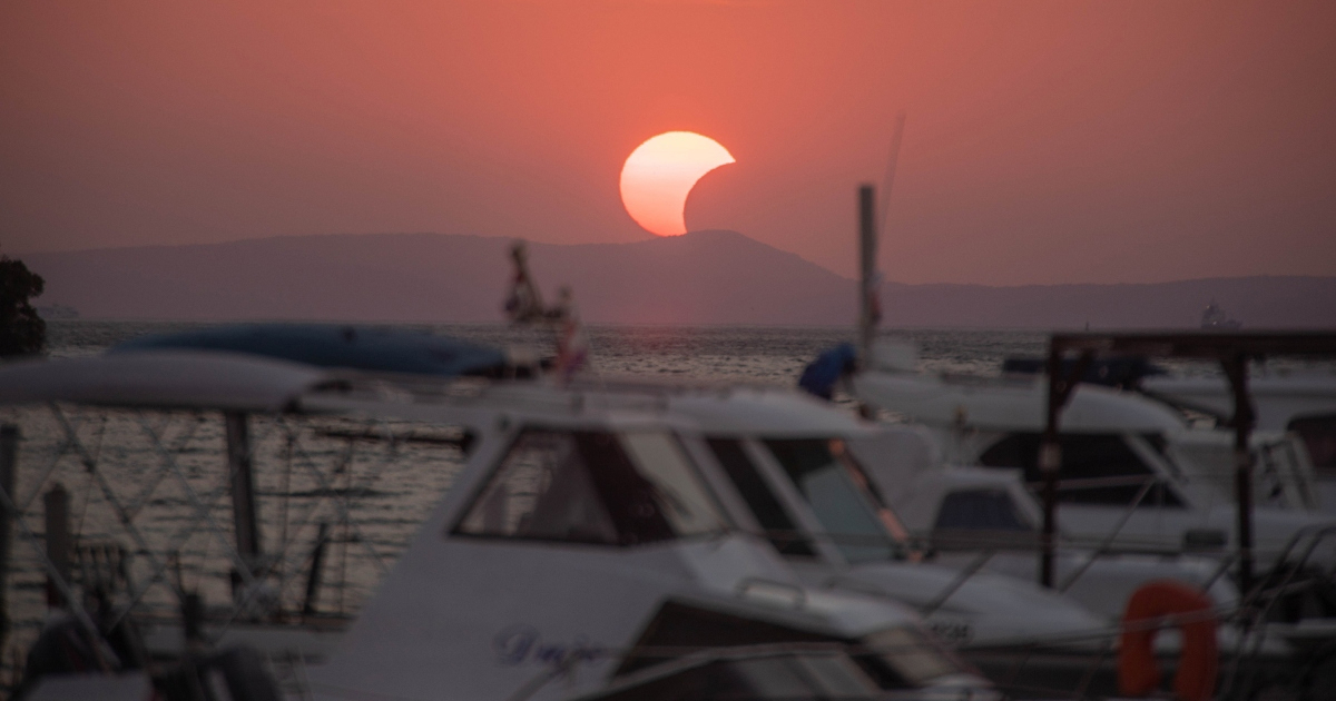 VELIKA GALERIJA Kakva večer! Pogledajte najbolje fotke pomrčine Sunca