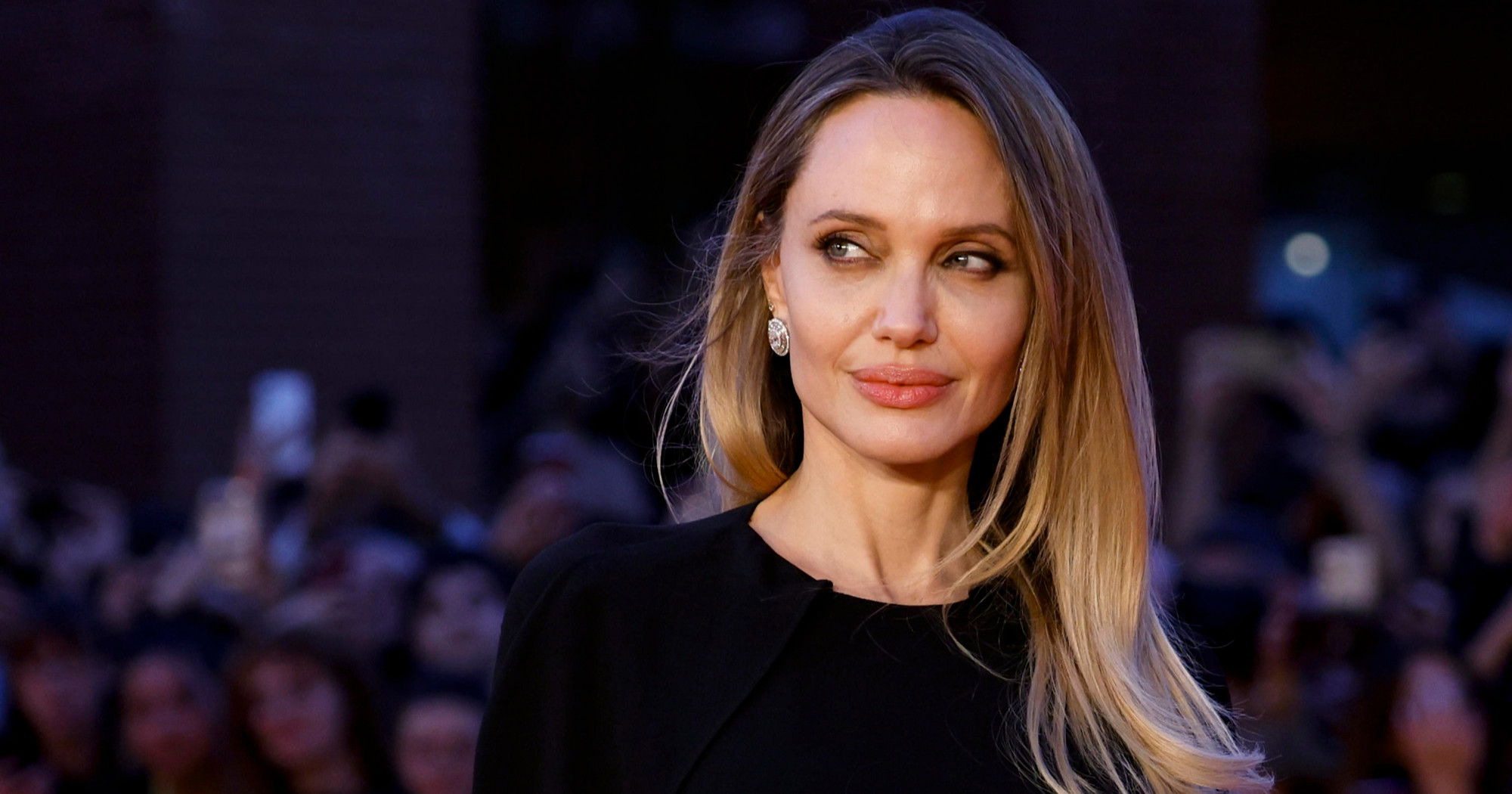 Kako Angelina Jolie održava mladolik izgled? Njena dermatologinja otkrila trikove