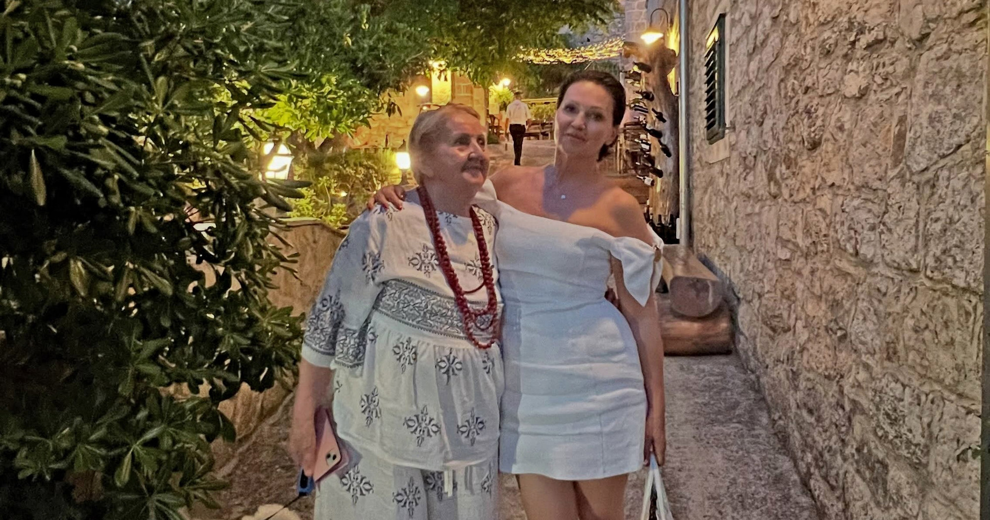 Nina Badrić otkrila tradiciju koju ne preskače: "Srpanj je rezerviran za mamu"