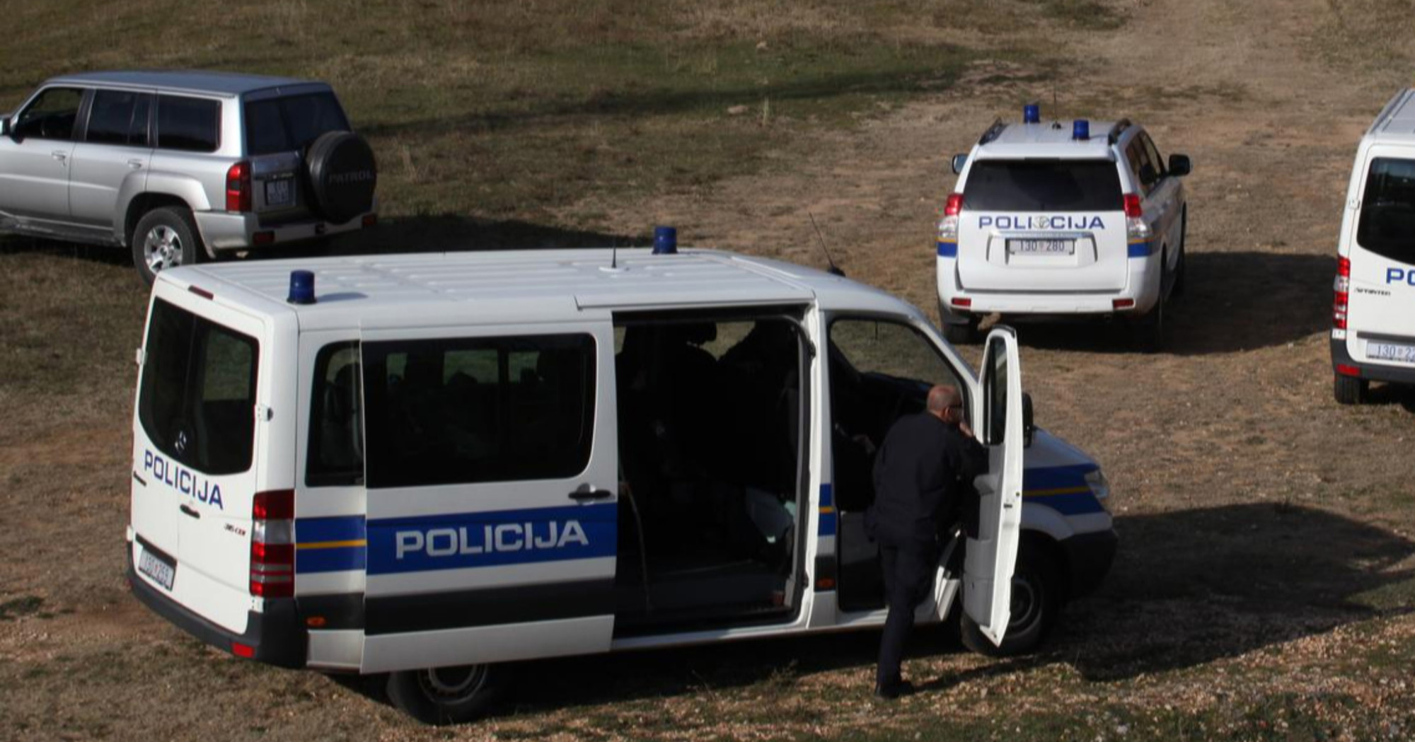 Pucao u muškarca u Zadru, policija mu pronašla pištolj i drogu