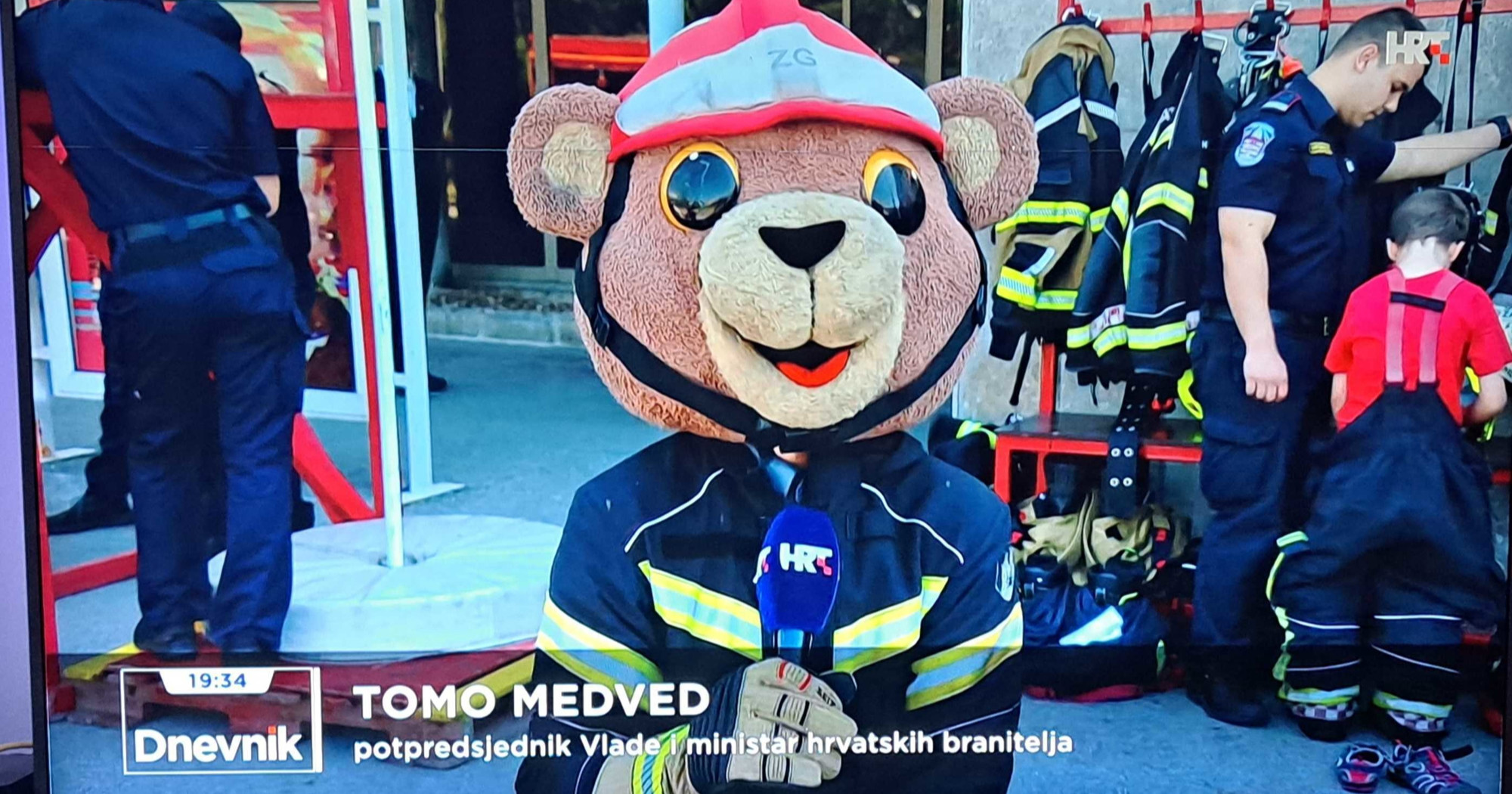 Netko na HRT-u misli da je ovo Tomo Medved ?