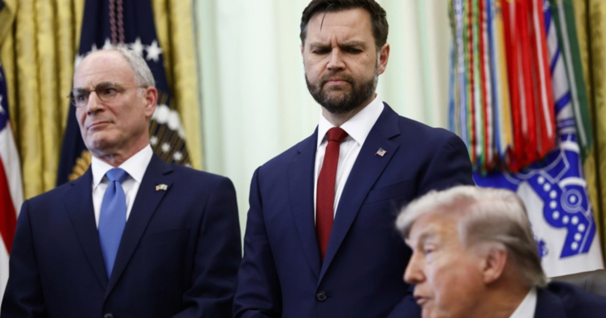 CNN: Vance i šef vojske upozorili Trumpa na opasnost eskalacije s Iranom