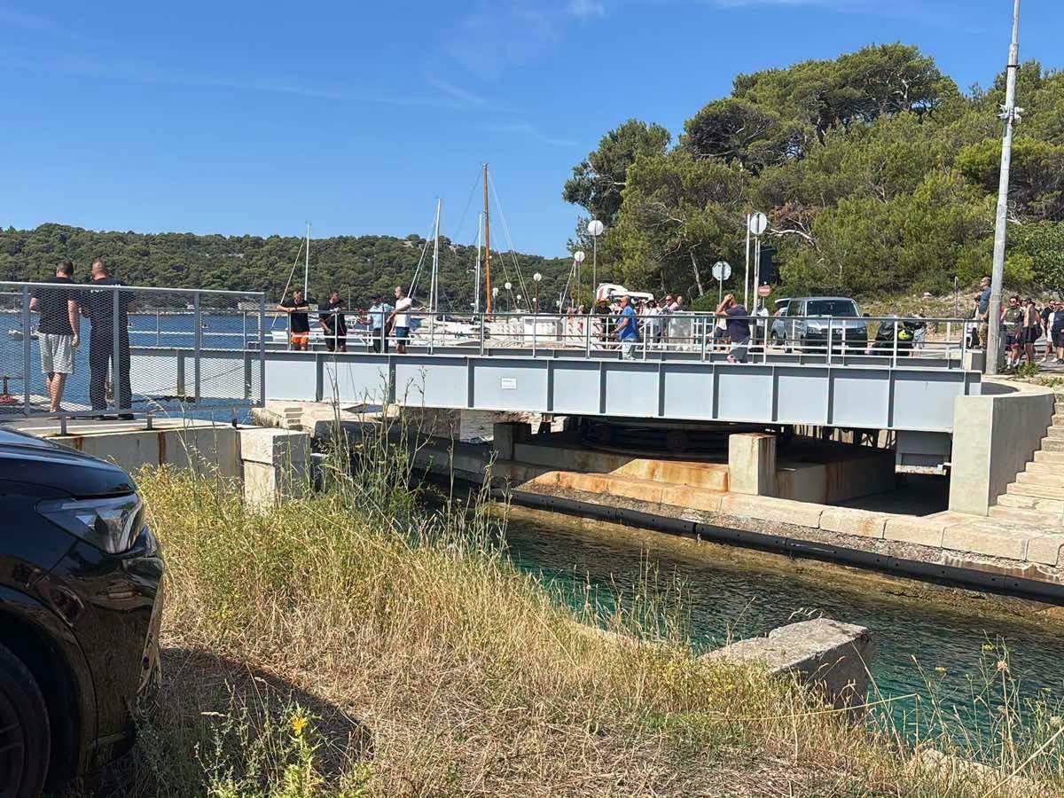 Zakazao most od milijun eura, stvar spasili vatrogasci i škverani. "Ovo nije samo kvar"