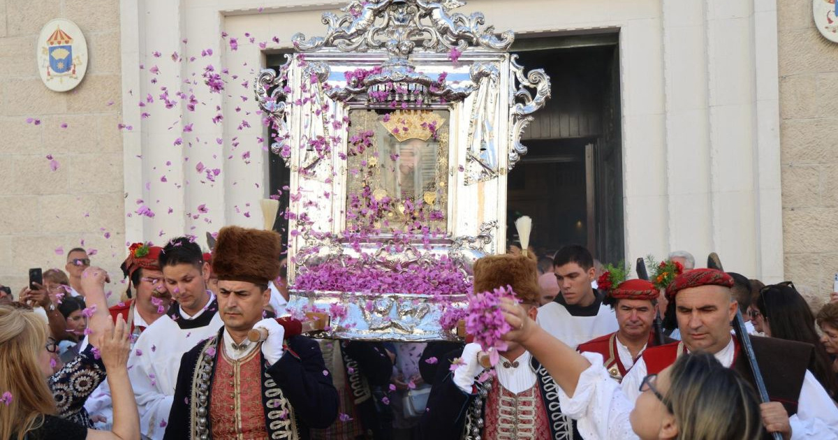 Tisuće vjernika na proslavi Velike Gospe u Sinju