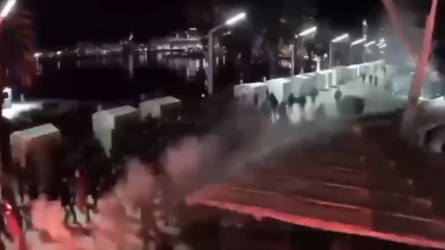 500 navijača se mlatilo na rivi pored 100 policajca. Šef policije: Ponosan sam