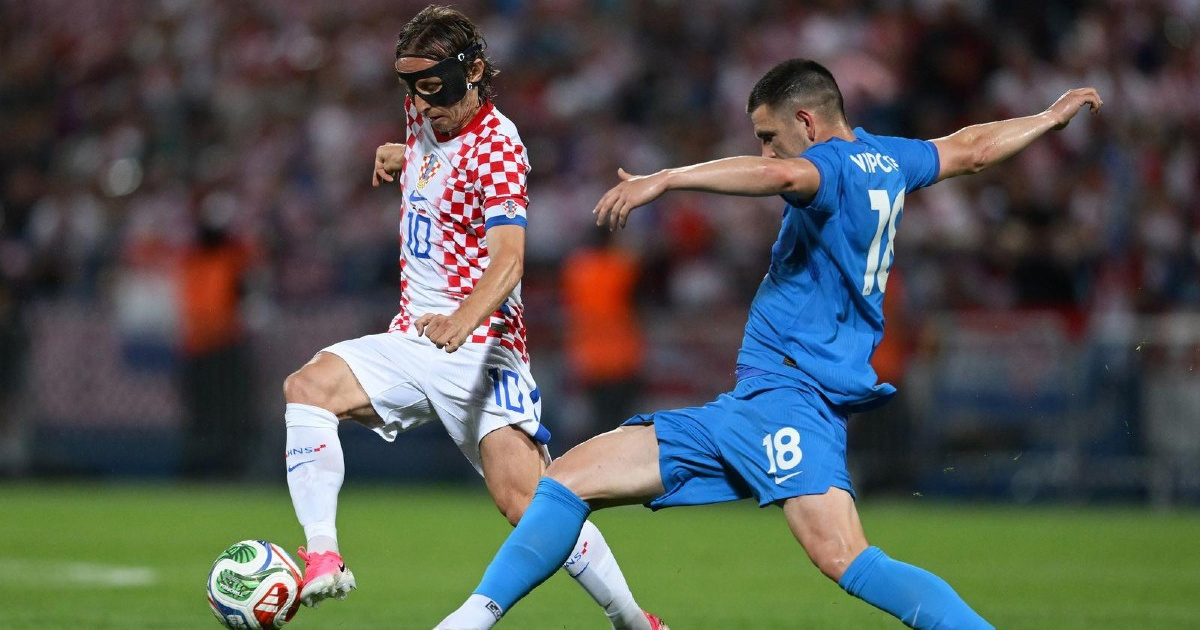 Prvo protivnik, pa suvlasnik. Modrić nakon utakmice uručio S