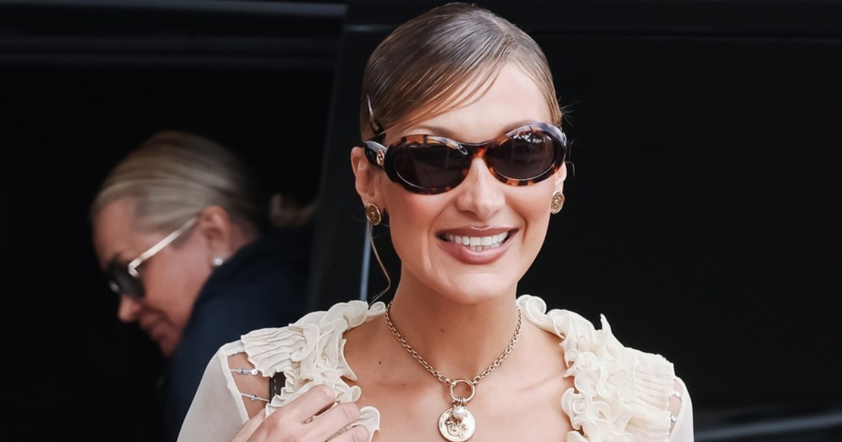 Zaboravite mini torbice, Bella Hadid nosi veliki model koji izgleda sjajno