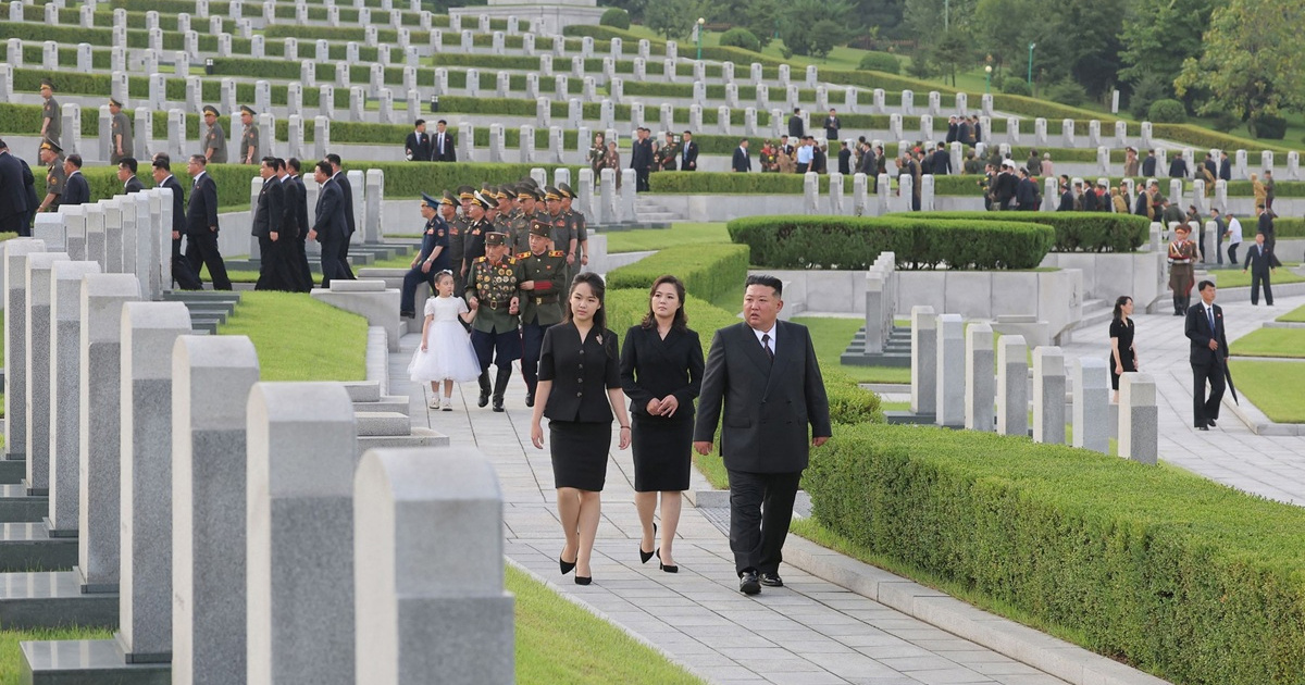 Kim Jong Un prvi put poveo kćer na važnu državnu komemoraciju