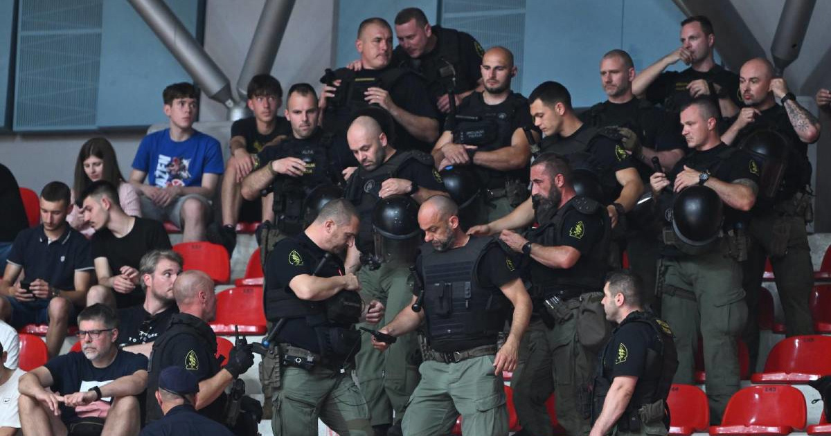 FOTO Devet uhićenih zbog nereda na utakmici Cibone i Zadra. 