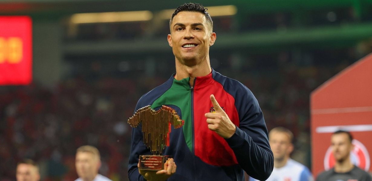 Ronaldo ganhou mais um troféu.  Não há nada assim no mundo