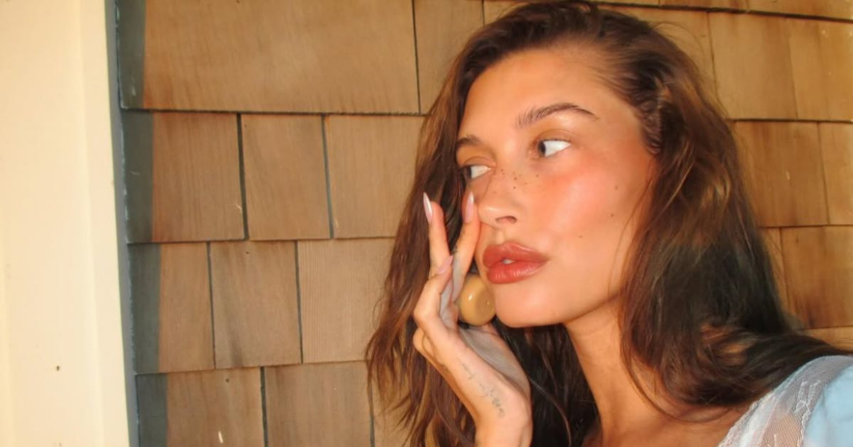 Želite "glazed donut" kožu? Isprobajte skincare rutinu Hailey Bieber