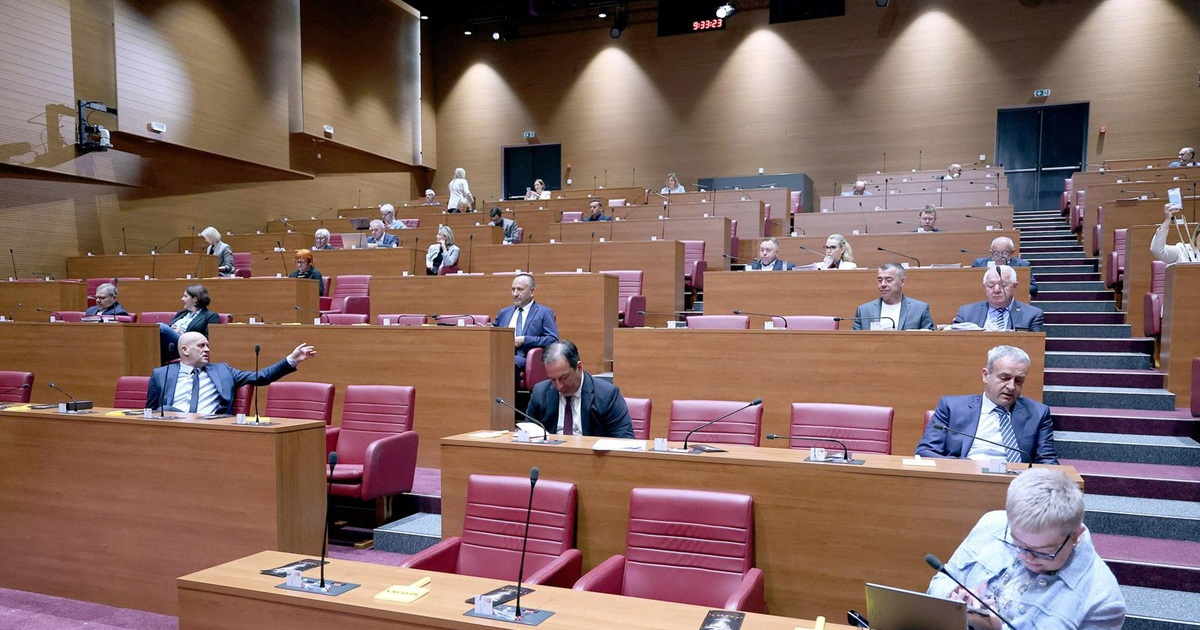 Odbijen prijedlog SDP-a, Vlada će novim zakonom regulirati prodaju energetskih pića