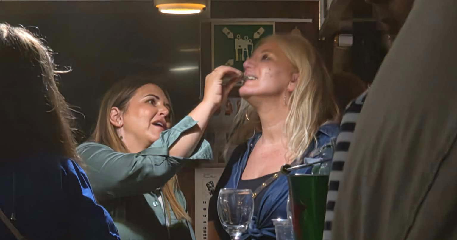 VIDEO Thompsonova supruga zabavljala se na trajektu tijekom koncerta za Olivera