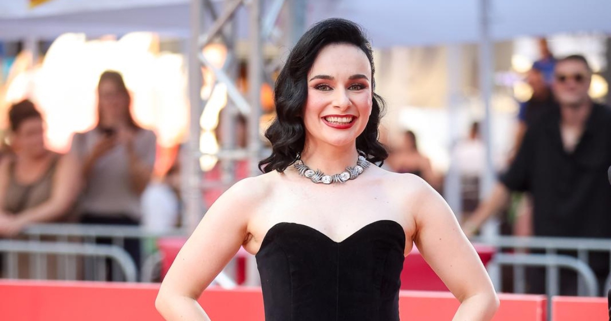 "Oživjela si Hollywood glam": Nina Skočak prošetala crvenim tepihom u Sarajevu