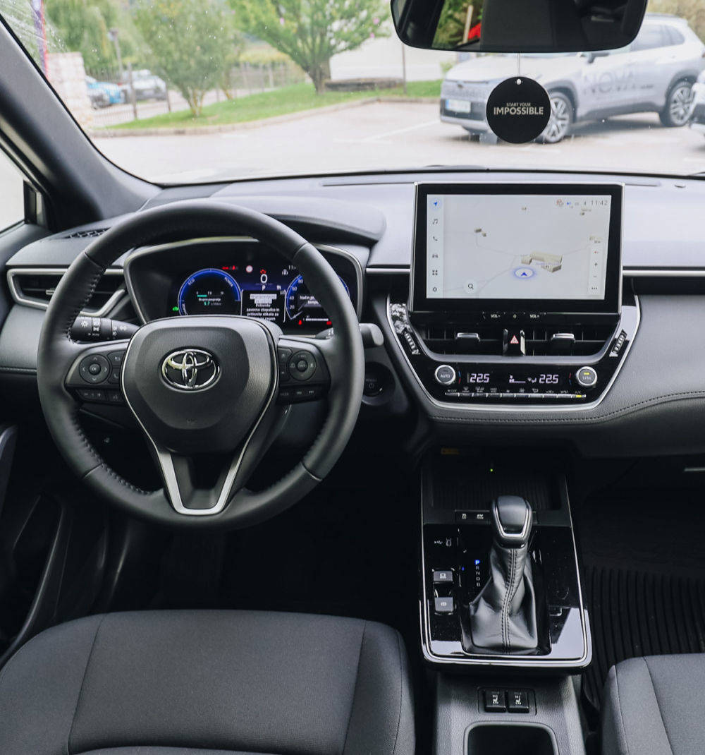 Nova Toyota Corolla Cross stiže u Hrvatsku, atraktivniji nastup i provjeren hibridi 20