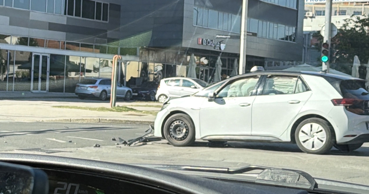 FOTO Prometna nesreća u Zagrebu, stigla Hitna